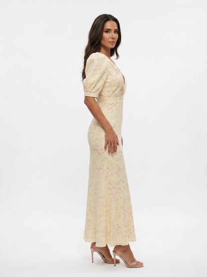 Carla | Vestido con diseño Floral y cuello en V