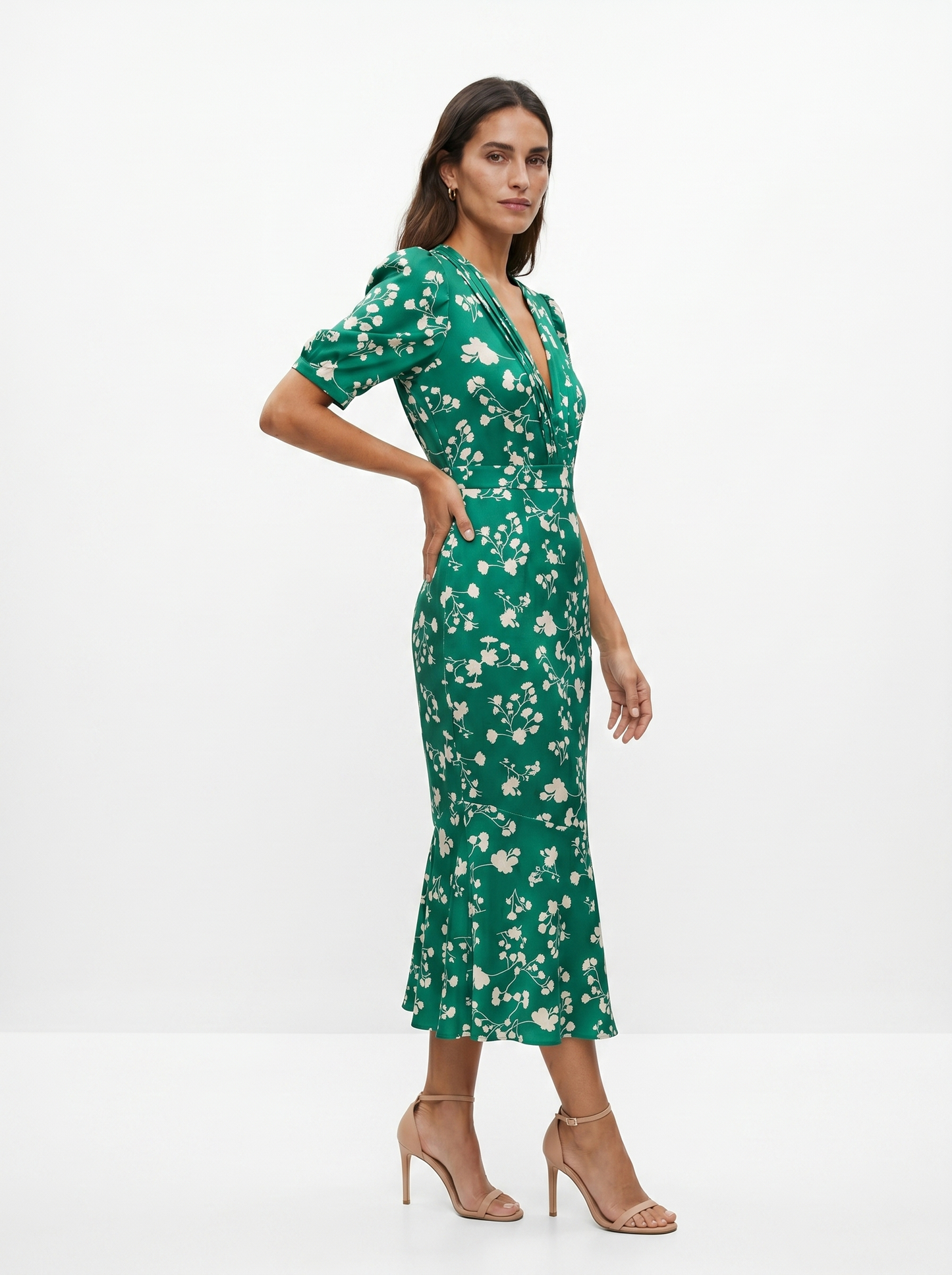 Carla | Vestido con diseño Floral y cuello en V